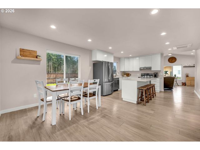 211 W OAK St, Yacolt, WA 98675