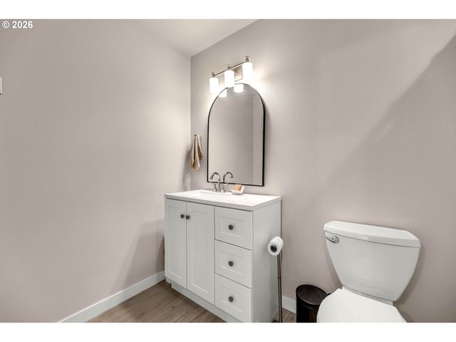 211 W OAK St, Yacolt, WA 98675