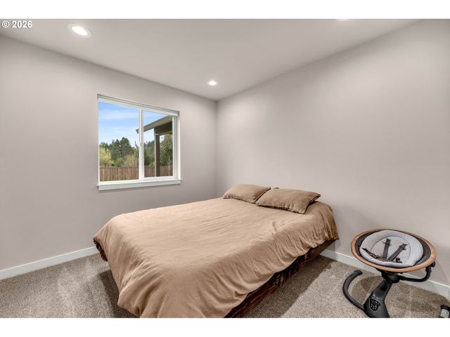 211 W OAK St, Yacolt, WA 98675