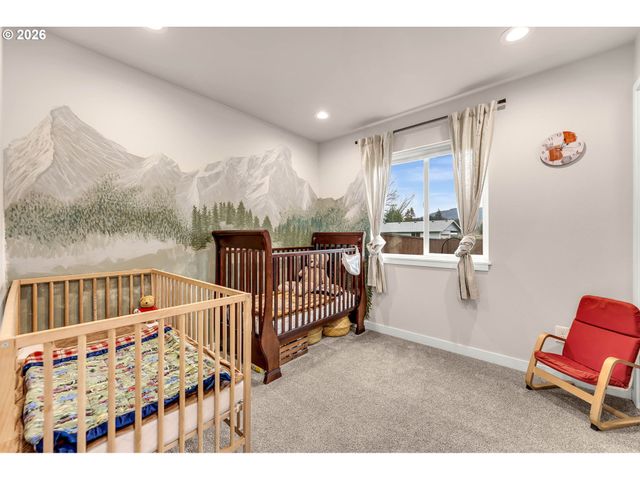 211 W OAK St, Yacolt, WA 98675