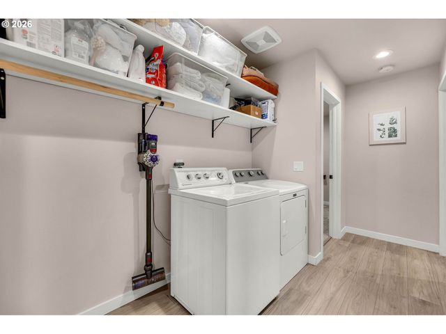 211 W OAK St, Yacolt, WA 98675