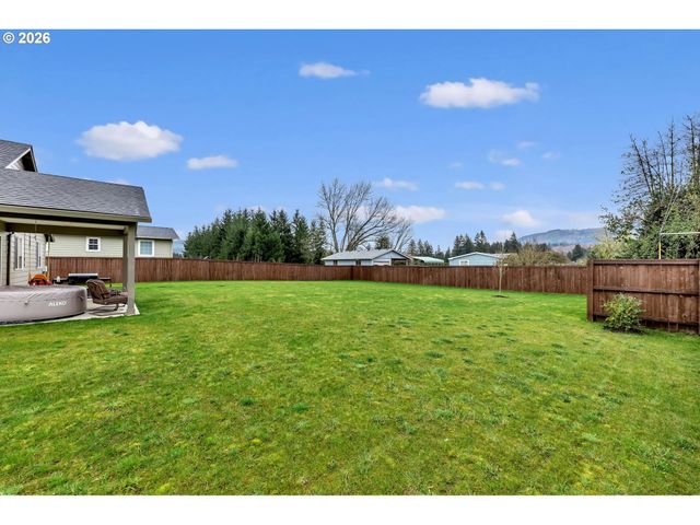 211 W OAK St, Yacolt, WA 98675