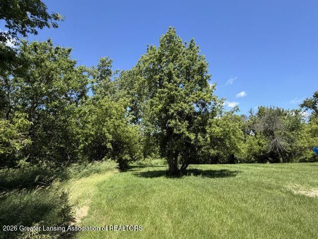 8817 Columbia Highway, Eaton Rapids, MI 48827