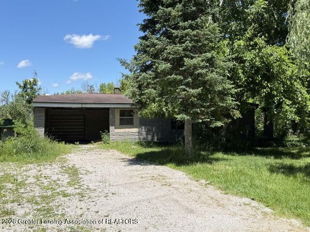 8817 Columbia Highway, Eaton Rapids, MI 48827