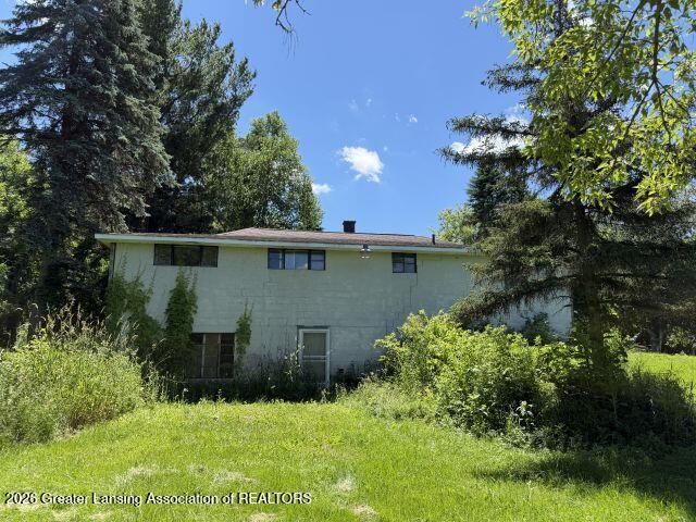 8817 Columbia Highway, Eaton Rapids, MI 48827