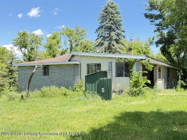 8817 Columbia Highway, Eaton Rapids, MI 48827