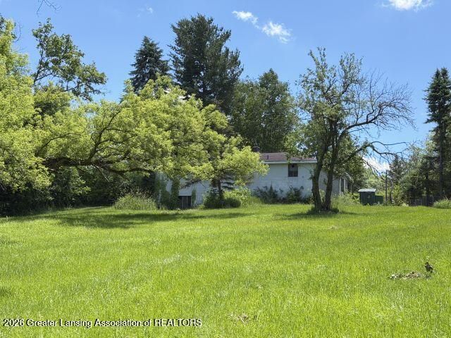 8817 Columbia Highway, Eaton Rapids, MI 48827