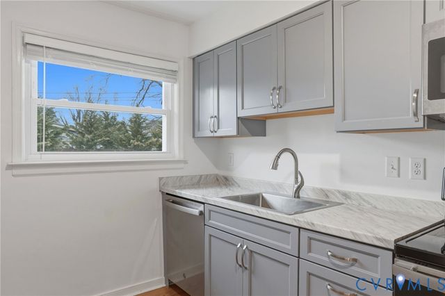 2712 Glenan Dr, Richmond, VA 23234