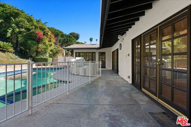 13521 Bayliss Road, Los Angeles, CA 90049