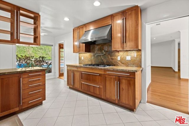 13521 Bayliss Road, Los Angeles, CA 90049