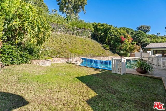 13521 Bayliss Road, Los Angeles, CA 90049