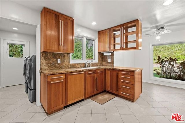 13521 Bayliss Road, Los Angeles, CA 90049