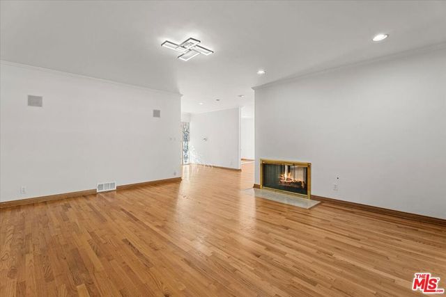 13521 Bayliss Road, Los Angeles, CA 90049