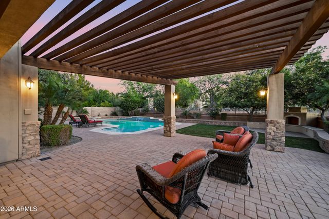 1377 E GLACIER Place, Chandler, AZ 85249