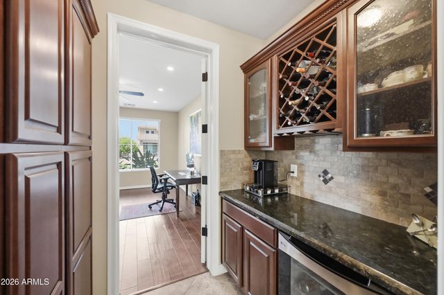 1377 E GLACIER Place, Chandler, AZ 85249