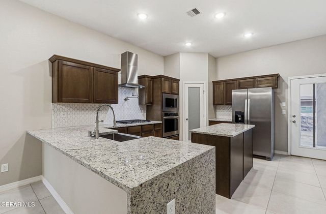 916 KEENLAND Avenue, El Paso, TX 79932