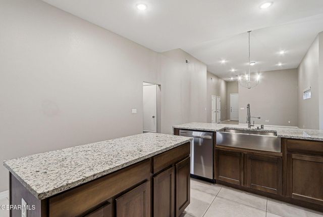 916 KEENLAND Avenue, El Paso, TX 79932