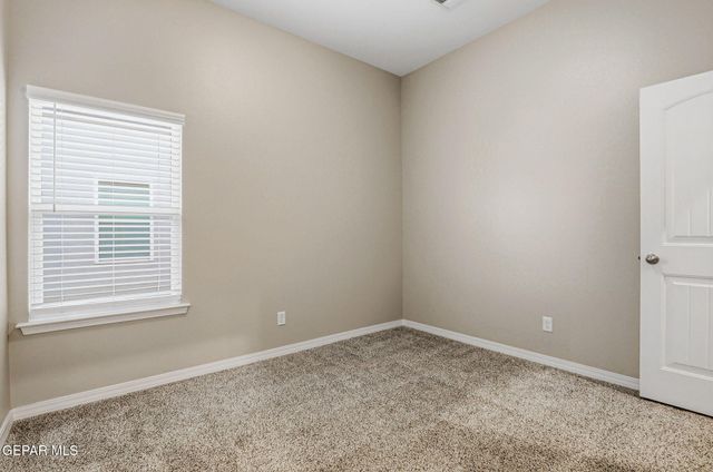 916 KEENLAND Avenue, El Paso, TX 79932