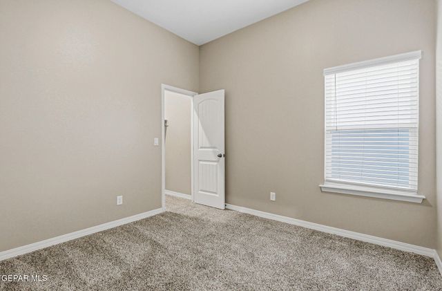 916 KEENLAND Avenue, El Paso, TX 79932