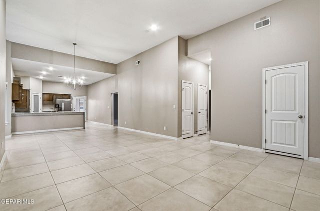 916 KEENLAND Avenue, El Paso, TX 79932