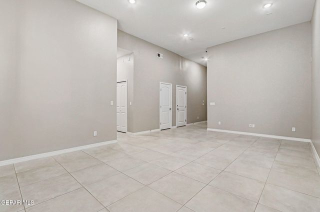 916 KEENLAND Avenue, El Paso, TX 79932