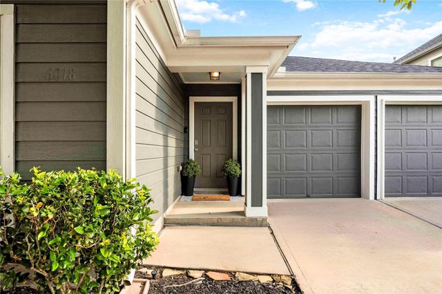 6018 Lynwood Banks Lane, Houston, TX 77092
