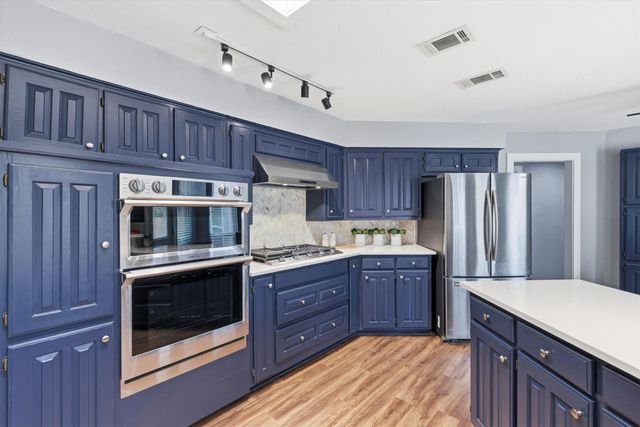 1631 Vail Place, Lewisville, TX 75077