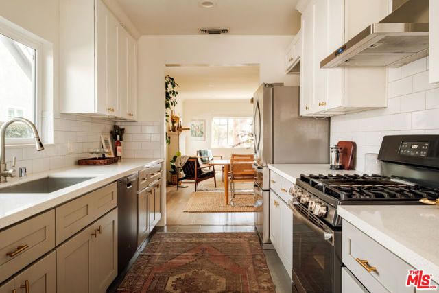 601 San Pascual Avenue, Los Angeles, CA 90042