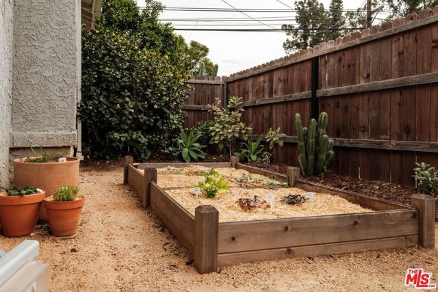 601 San Pascual Avenue, Los Angeles, CA 90042