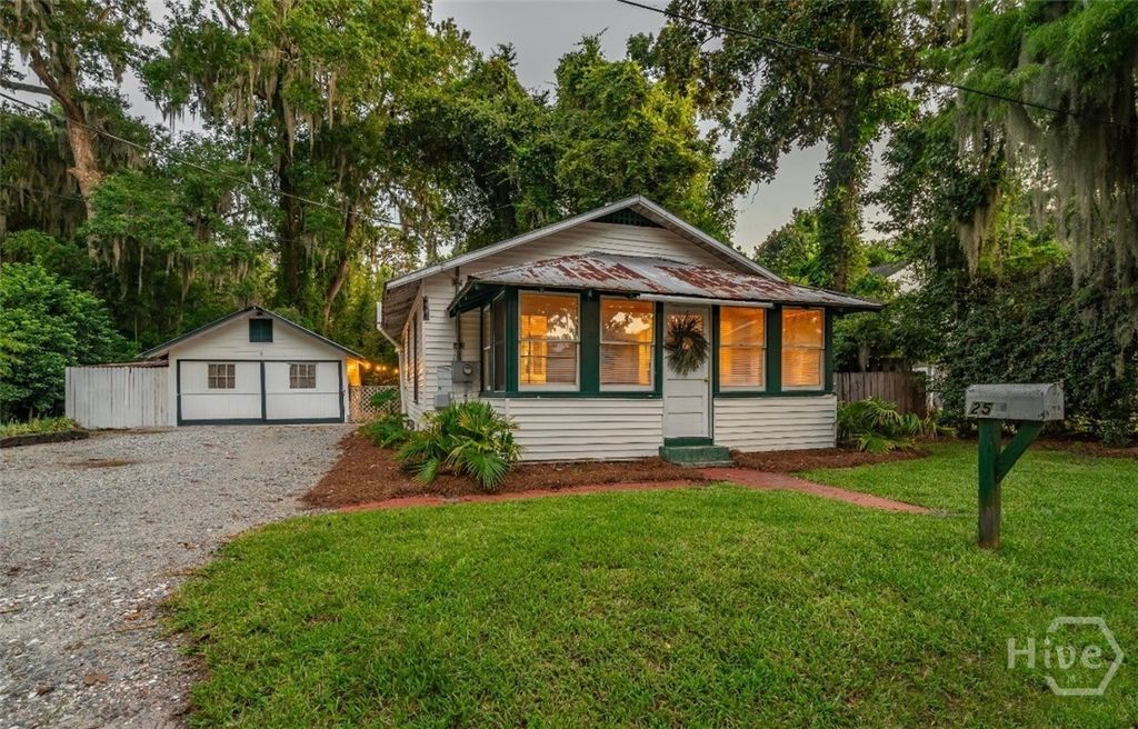 Image 1 of property listing at 25 Rose Avenue, Savannah, GA 31406