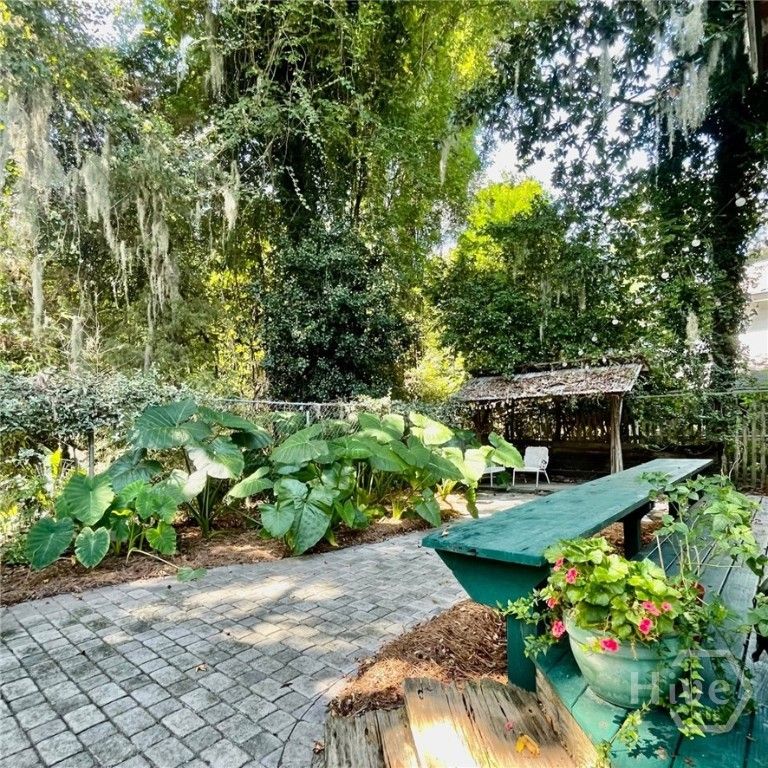 Image 12 of property listing at 25 Rose Avenue, Savannah, GA 31406