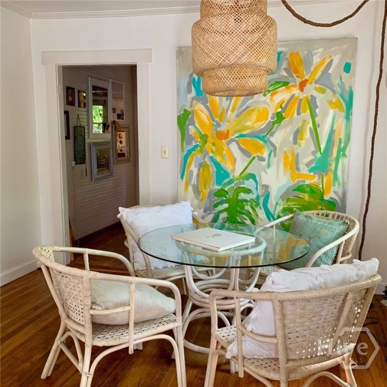 Image 8 of property listing at 25 Rose Avenue, Savannah, GA 31406