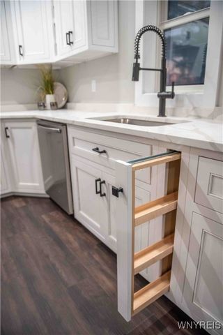 6220 Versailles Road, Hamburg, NY 14085