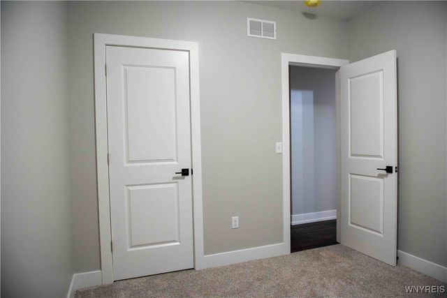 6220 Versailles Road, Hamburg, NY 14085