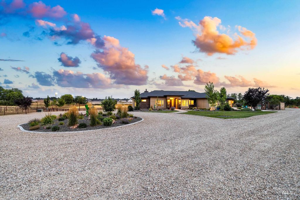 9819 Foothill Rd, Middleton, ID 83644 photo 3