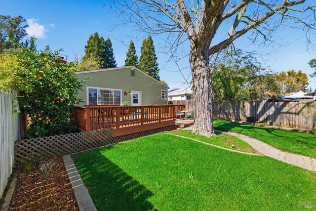 3188 Laurel St, Napa, CA 94558