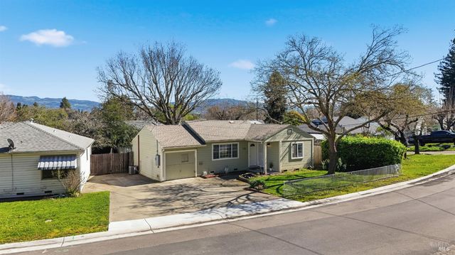 3188 Laurel St, Napa, CA 94558