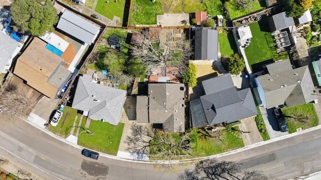 3188 Laurel St, Napa, CA 94558