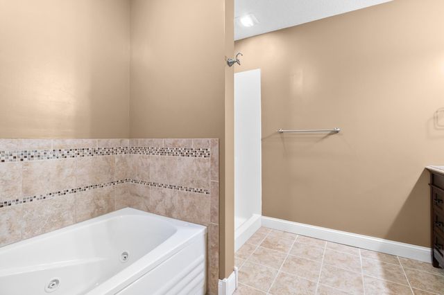 4445 Fallgold Parkway N, Brooklyn Park, MN 55443