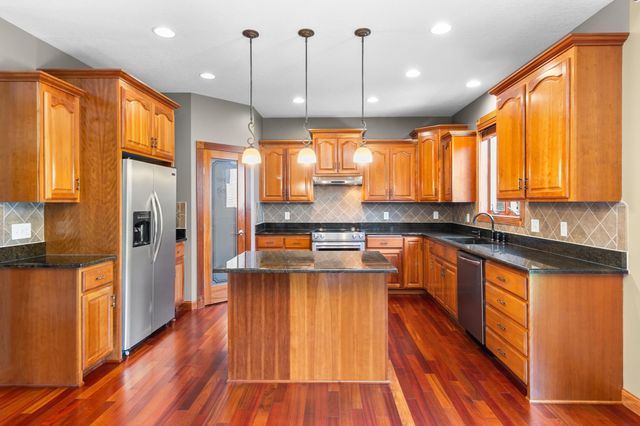 4445 Fallgold Parkway N, Brooklyn Park, MN 55443