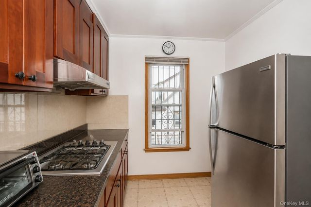 195-29 Jamaica Avenue, Hollis, NY 11423