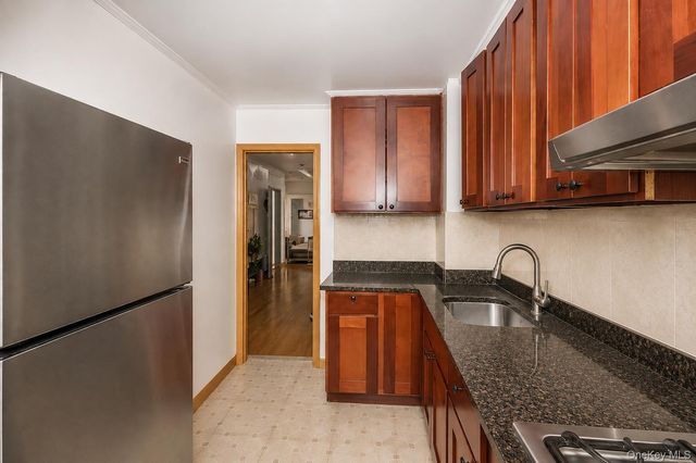 195-29 Jamaica Avenue, Hollis, NY 11423