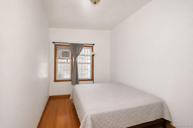 195-29 Jamaica Avenue, Hollis, NY 11423