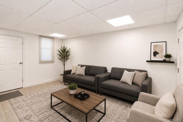 195-29 Jamaica Avenue, Hollis, NY 11423