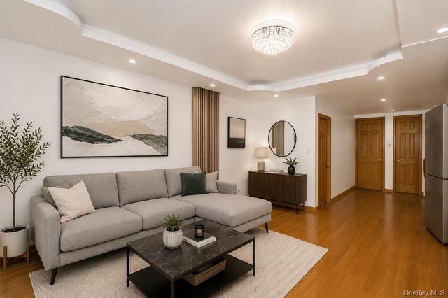 195-29 Jamaica Avenue, Hollis, NY 11423