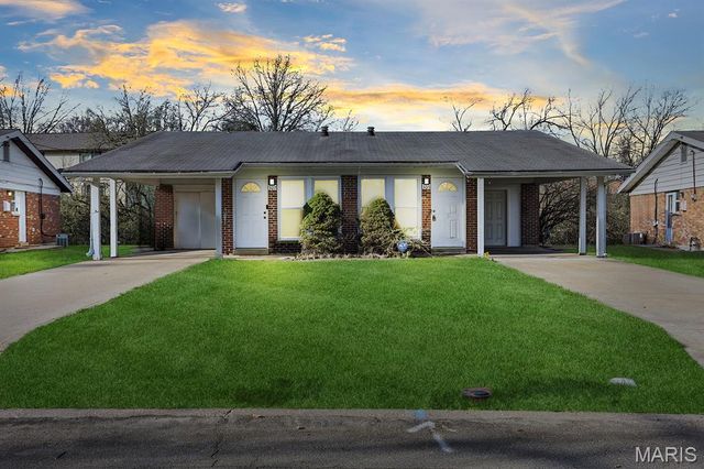 305 Saint Eugene Lane, Florissant, MO 63033