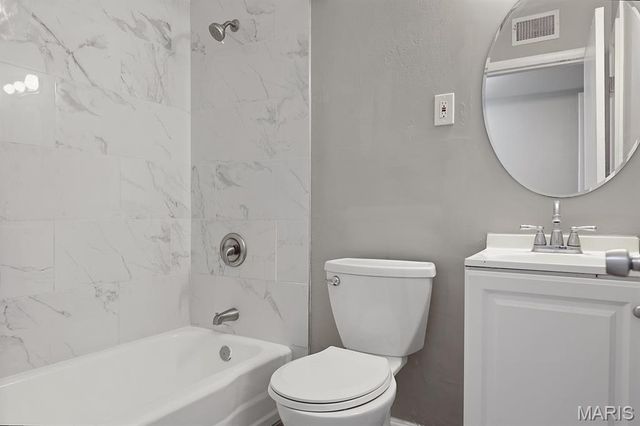 305 Saint Eugene Lane, Florissant, MO 63033