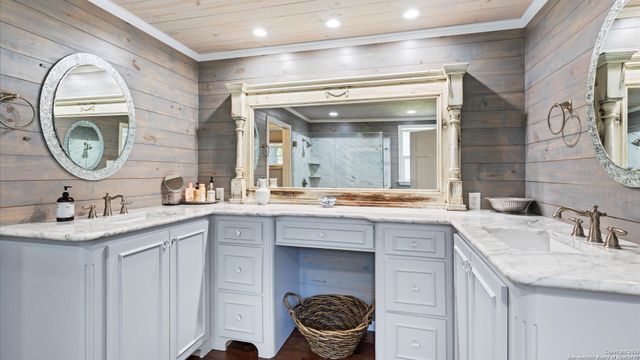 2323 Terminal Loop, Mcqueeney, TX 78123