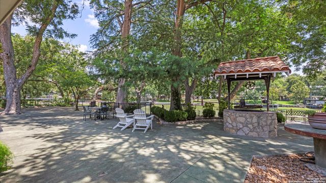 2323 Terminal Loop, Mcqueeney, TX 78123