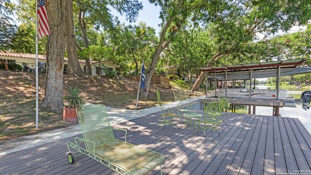2323 Terminal Loop, Mcqueeney, TX 78123